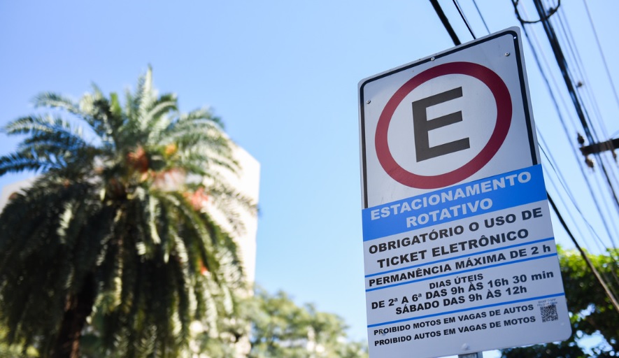 Novo sistema de estacionamento rotativo passa a valer a partir do